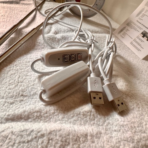 Set of two in pot grow lights with USB connection dimmable with timer - Picture 8 of 9